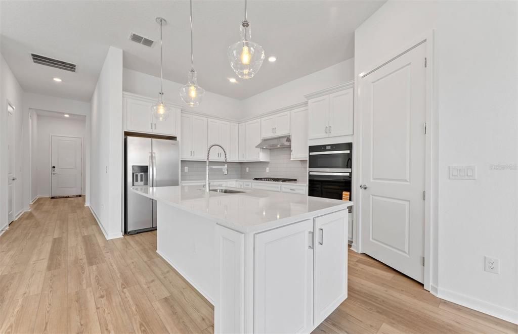 En Venta: $544,440 (4 camas, 3 baños, 2260 Pies cuadrados)