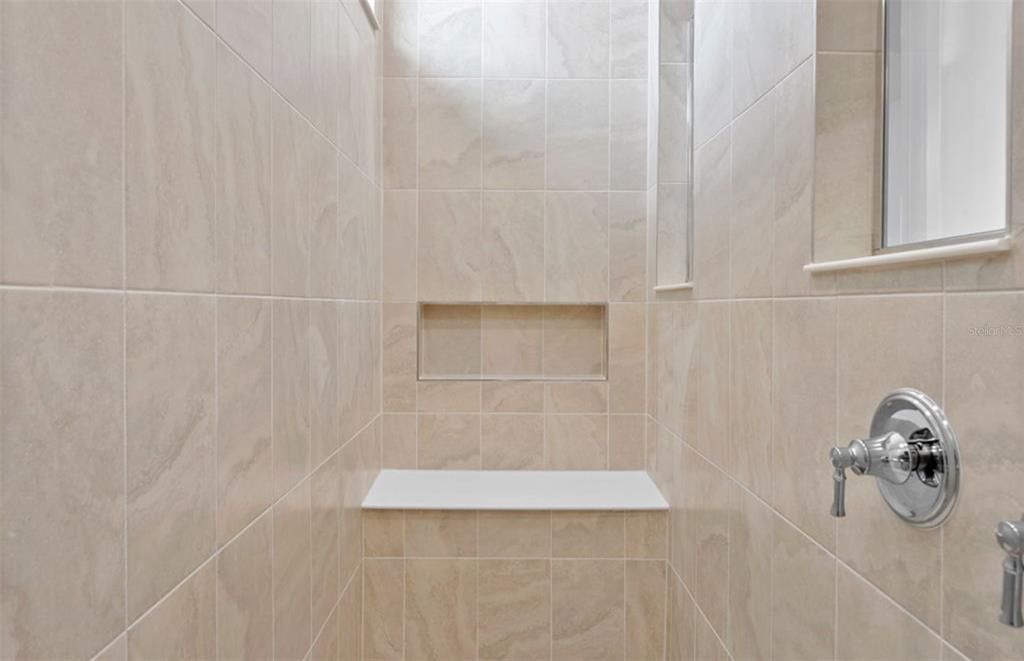 En Venta: $544,440 (4 camas, 3 baños, 2260 Pies cuadrados)
