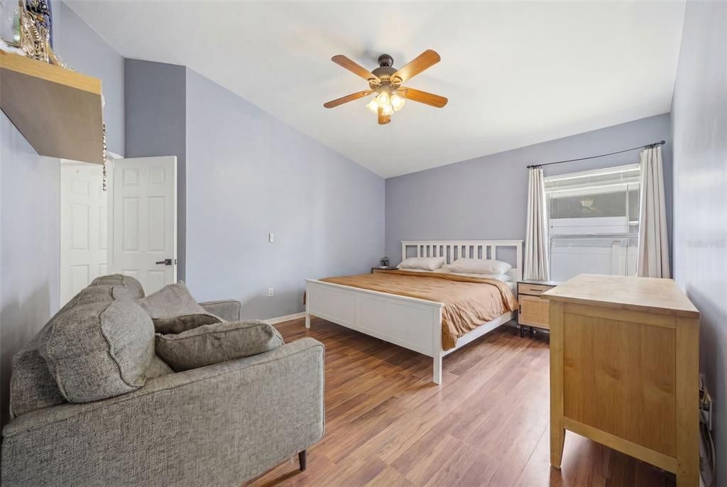 For Sale: $350,000 (4 beds, 2 baths, 1484 Square Feet)