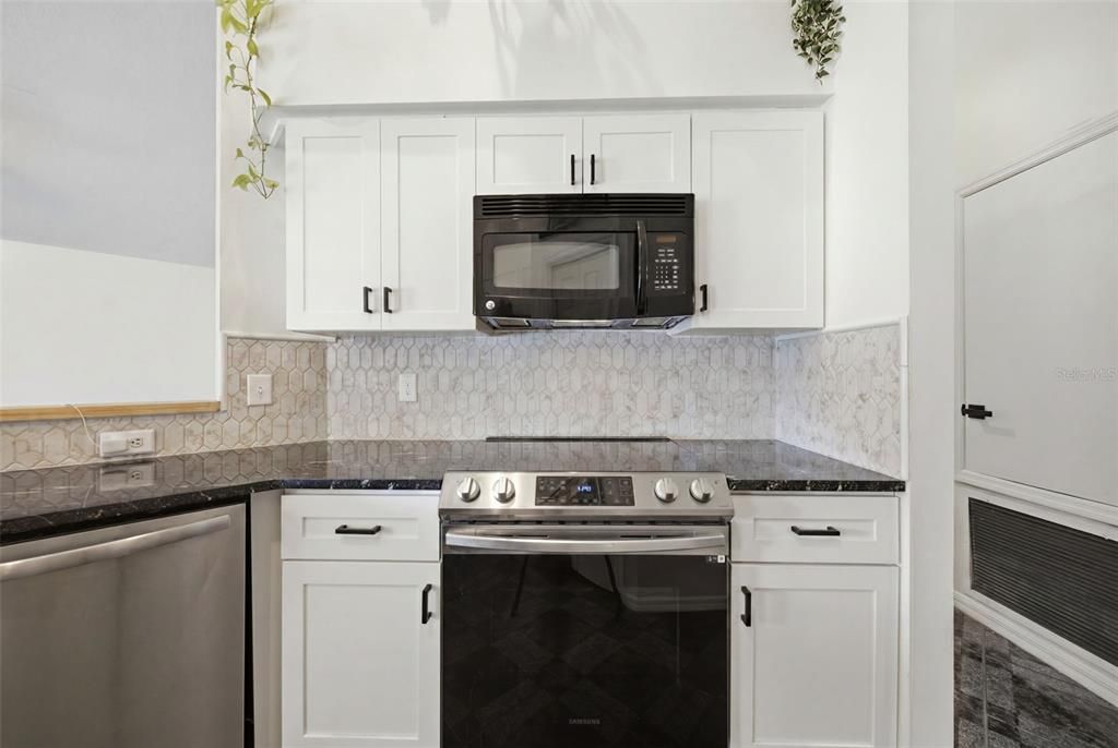 For Sale: $350,000 (4 beds, 2 baths, 1484 Square Feet)