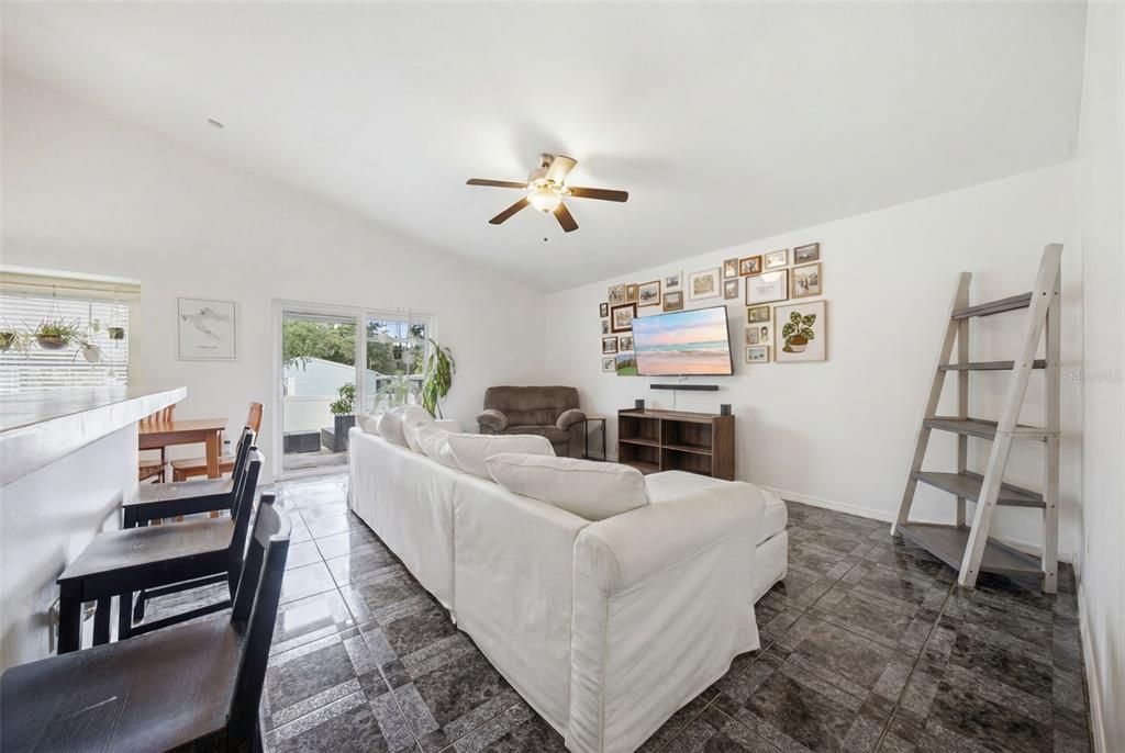 For Sale: $350,000 (4 beds, 2 baths, 1484 Square Feet)