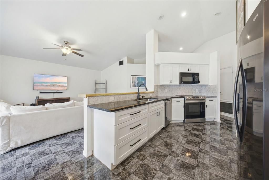 For Sale: $350,000 (4 beds, 2 baths, 1484 Square Feet)