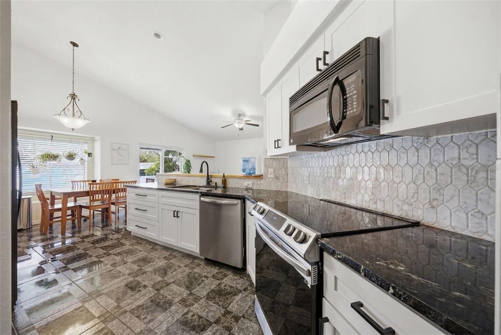 For Sale: $350,000 (4 beds, 2 baths, 1484 Square Feet)