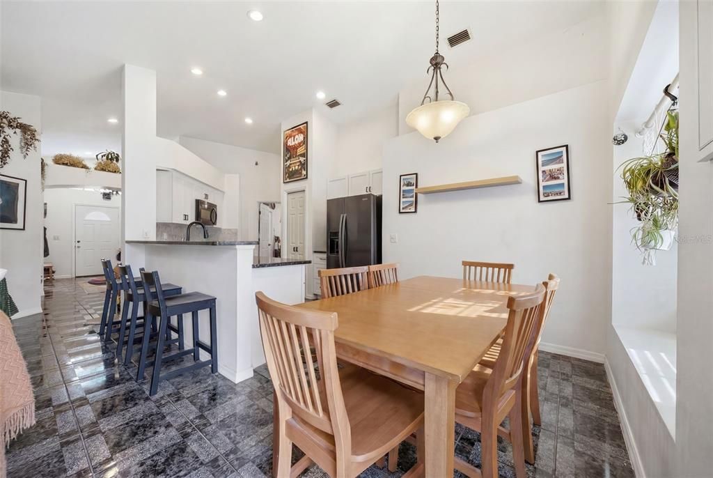 For Sale: $350,000 (4 beds, 2 baths, 1484 Square Feet)