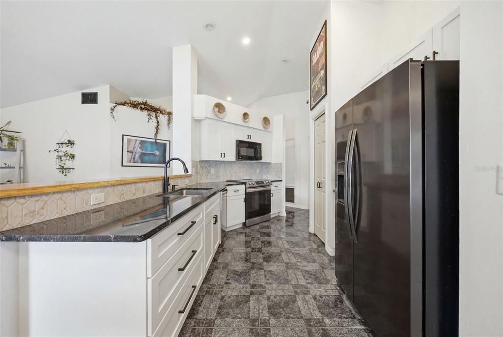 For Sale: $350,000 (4 beds, 2 baths, 1484 Square Feet)