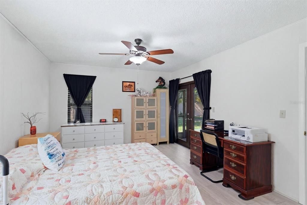 For Sale: $284,500 (3 beds, 2 baths, 1668 Square Feet)