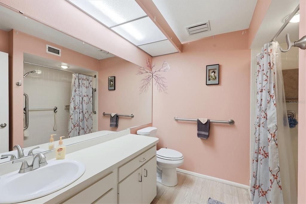For Sale: $284,500 (3 beds, 2 baths, 1668 Square Feet)