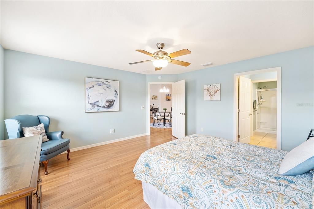 For Sale: $350,000 (3 beds, 2 baths, 1570 Square Feet)