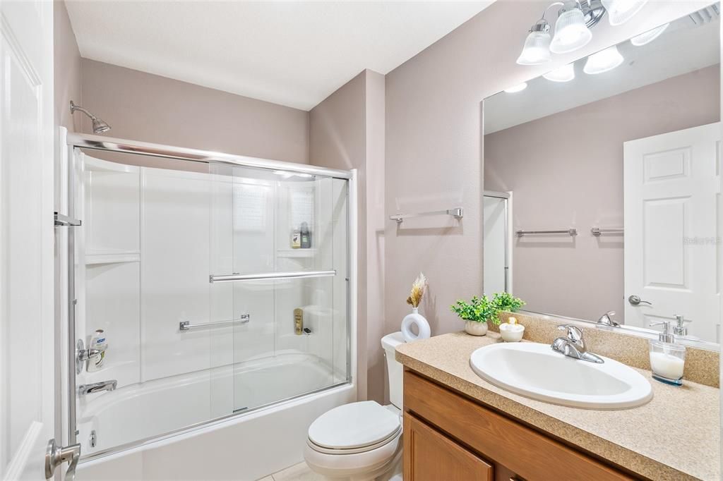 For Sale: $350,000 (3 beds, 2 baths, 1570 Square Feet)