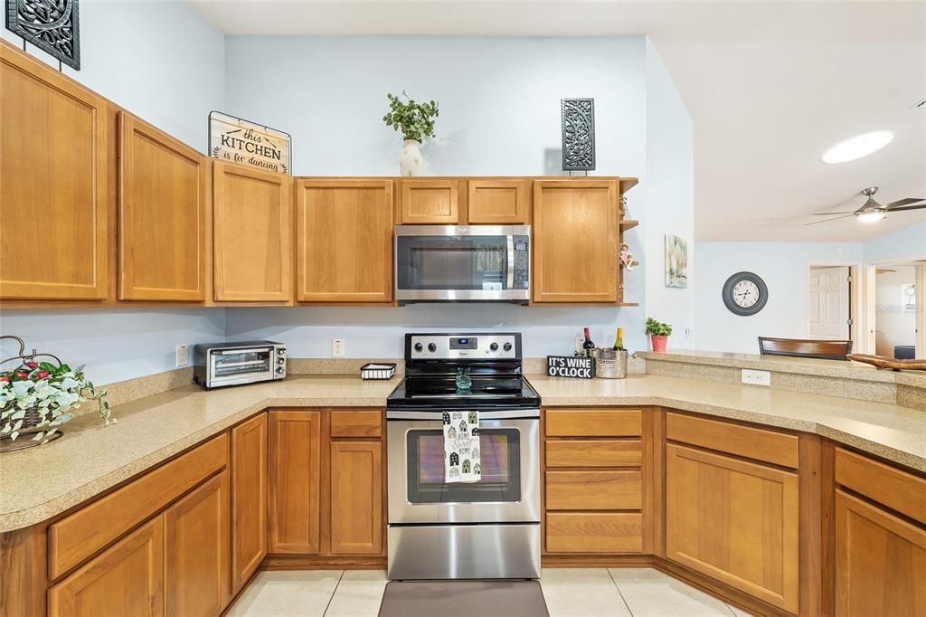 For Sale: $350,000 (3 beds, 2 baths, 1570 Square Feet)