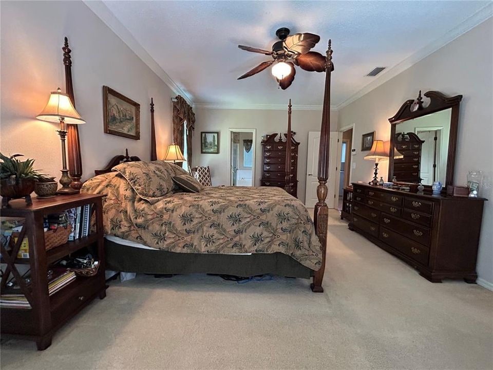 For Sale: $589,900 (5 beds, 2 baths, 2948 Square Feet)