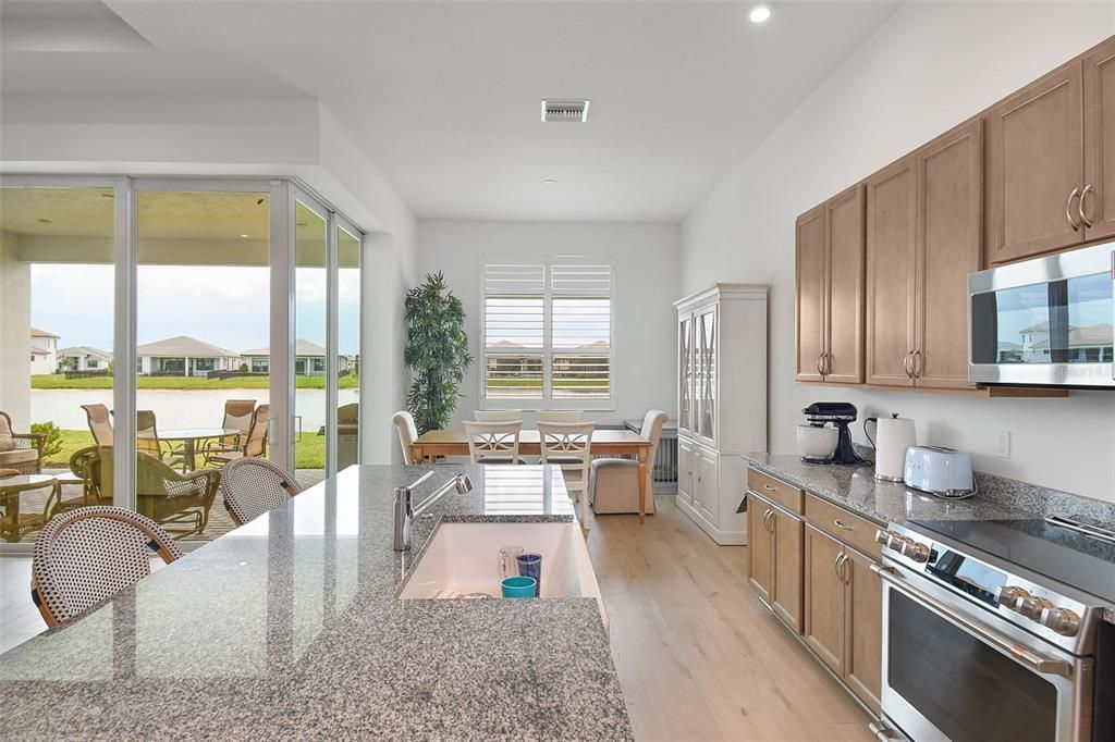For Sale: $695,000 (3 beds, 3 baths, 2654 Square Feet)