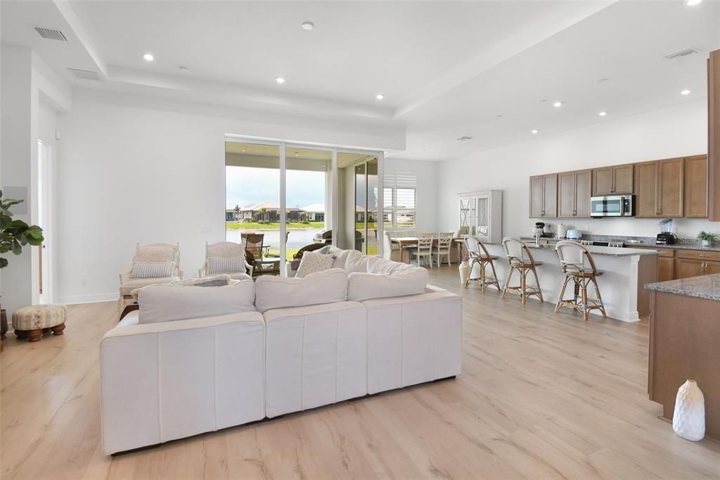For Sale: $695,000 (3 beds, 3 baths, 2654 Square Feet)
