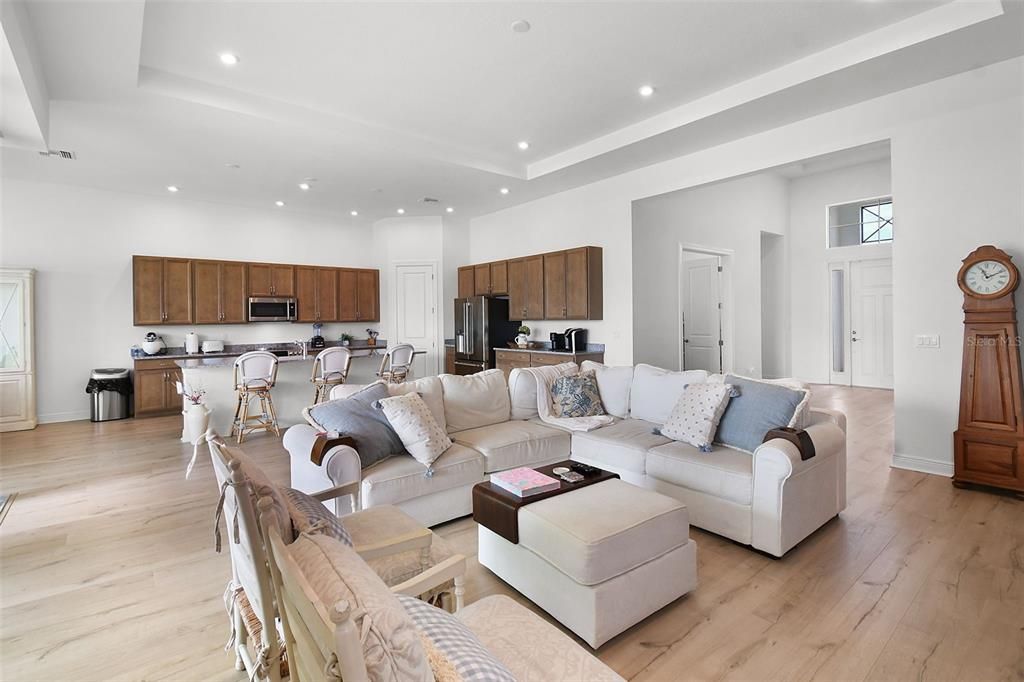 For Sale: $695,000 (3 beds, 3 baths, 2654 Square Feet)