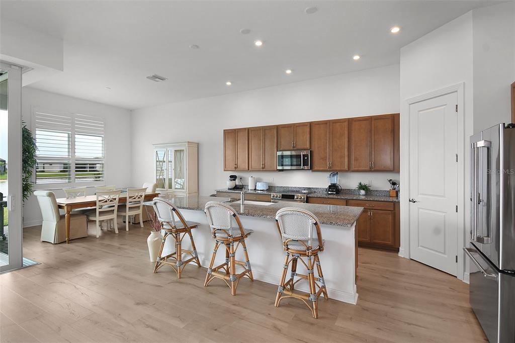 For Sale: $695,000 (3 beds, 3 baths, 2654 Square Feet)