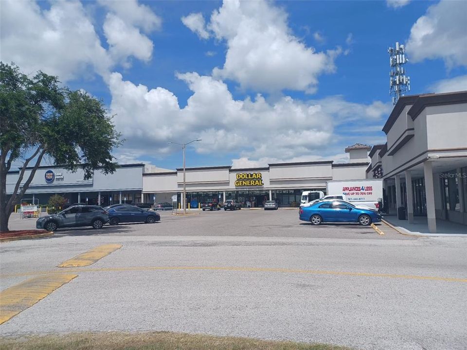 For Sale: $64,998 (1 beds, 1 baths, 585 Square Feet)