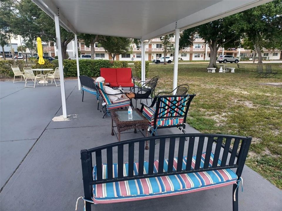 For Sale: $64,998 (1 beds, 1 baths, 585 Square Feet)