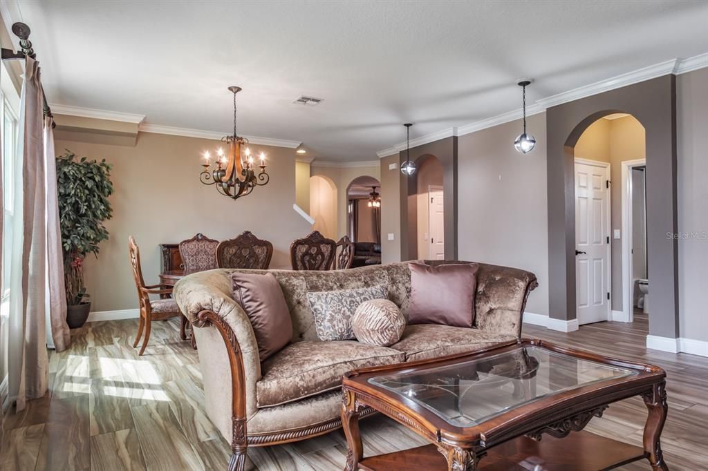 For Rent: $6,000 (5 beds, 4 baths, 3945 Square Feet)