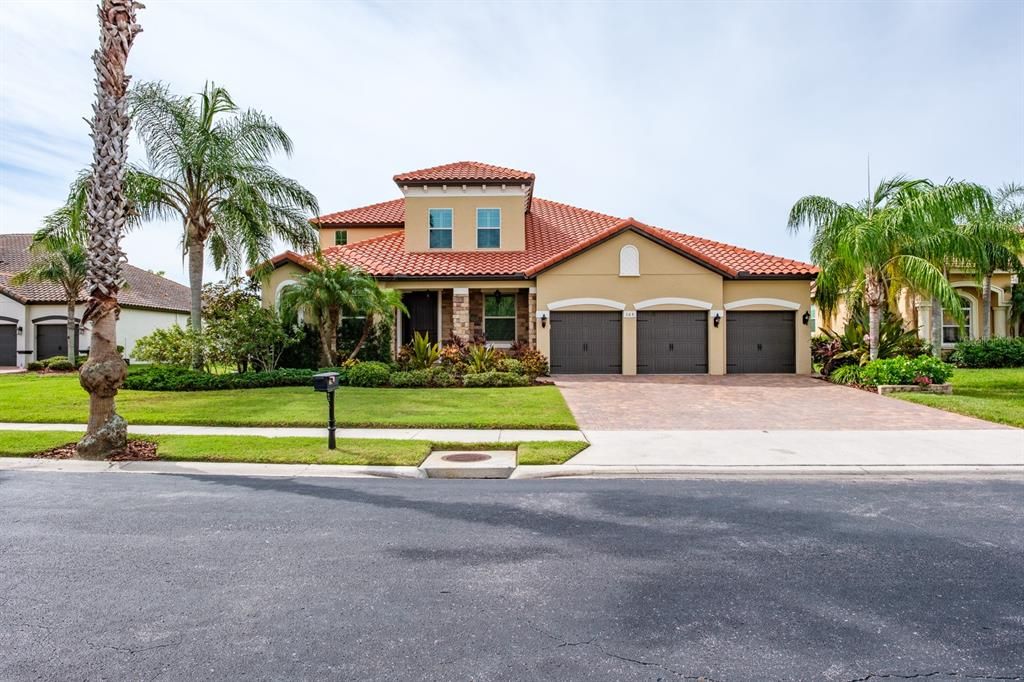 For Rent: $6,000 (5 beds, 4 baths, 3945 Square Feet)
