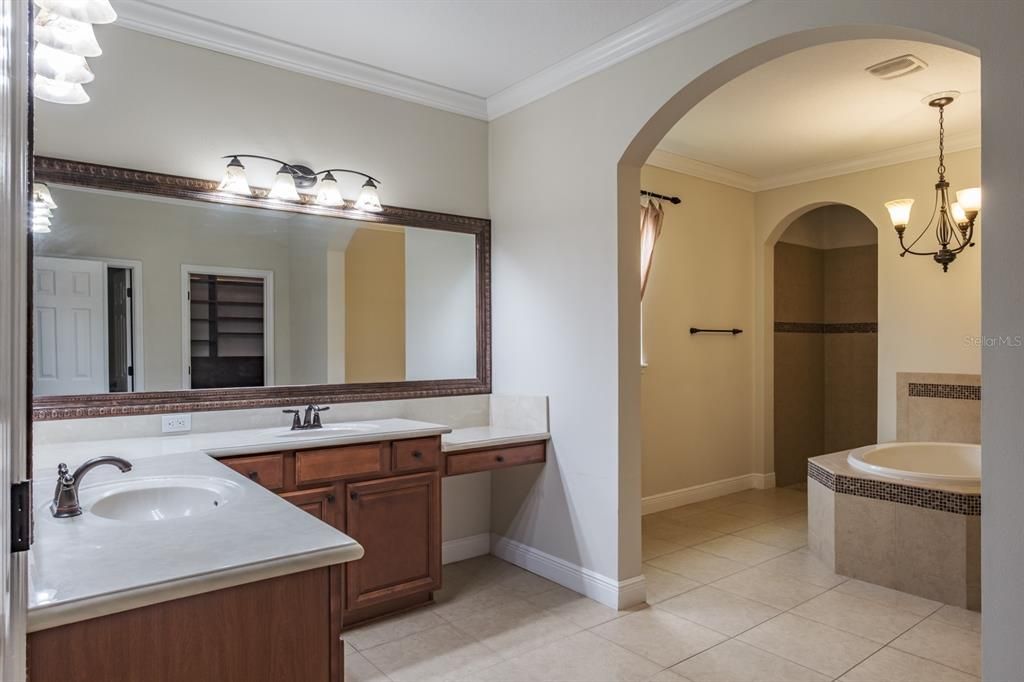 For Rent: $6,000 (5 beds, 4 baths, 3945 Square Feet)