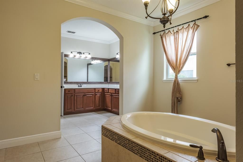 For Rent: $6,000 (5 beds, 4 baths, 3945 Square Feet)