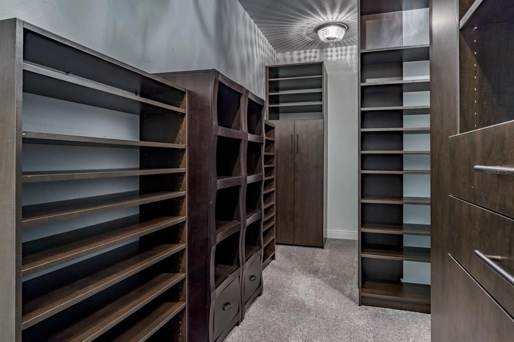 For Rent: $6,000 (5 beds, 4 baths, 3945 Square Feet)