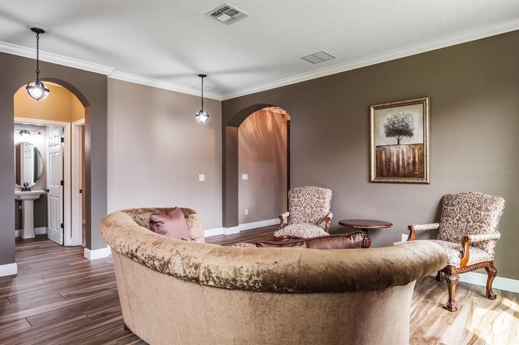 For Rent: $6,000 (5 beds, 4 baths, 3945 Square Feet)