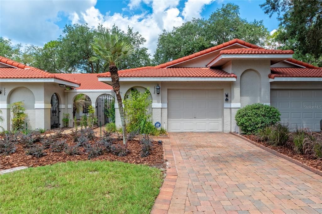 For Sale: $419,900 (2 beds, 2 baths, 1147 Square Feet)