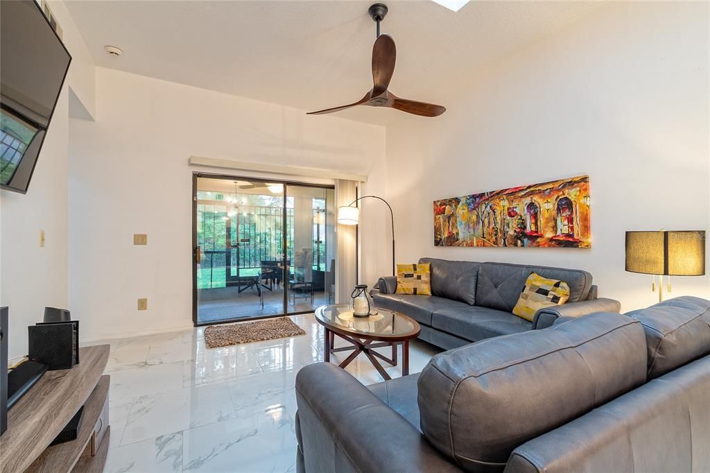 For Sale: $419,900 (2 beds, 2 baths, 1147 Square Feet)
