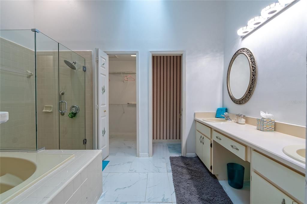 For Sale: $419,900 (2 beds, 2 baths, 1147 Square Feet)