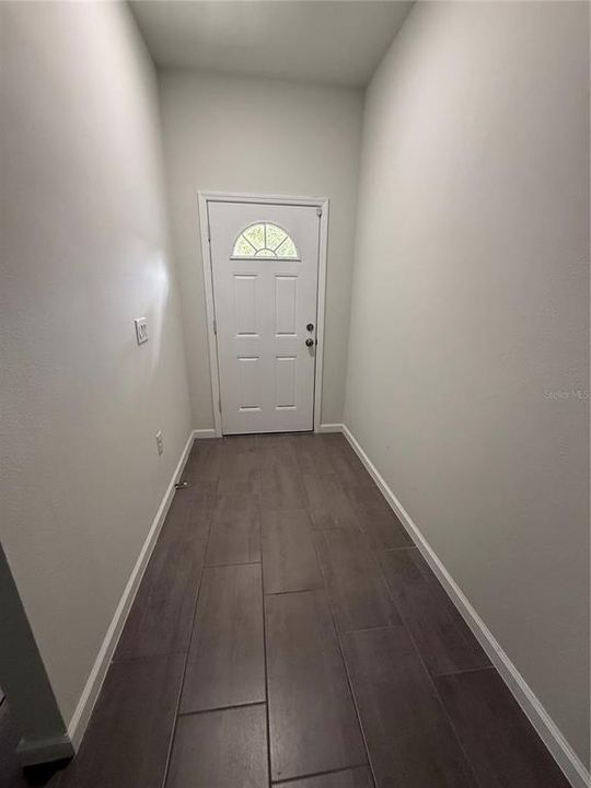 For Rent: $1,100 (1 beds, 1 baths, 360 Square Feet)