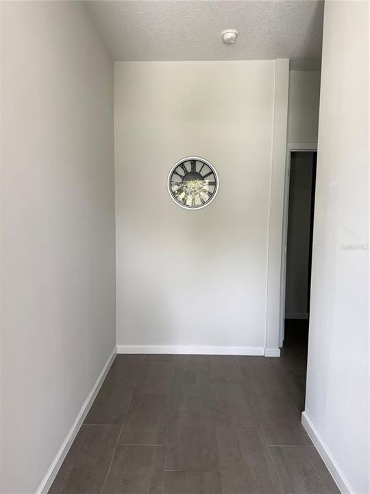 For Rent: $1,100 (1 beds, 1 baths, 360 Square Feet)