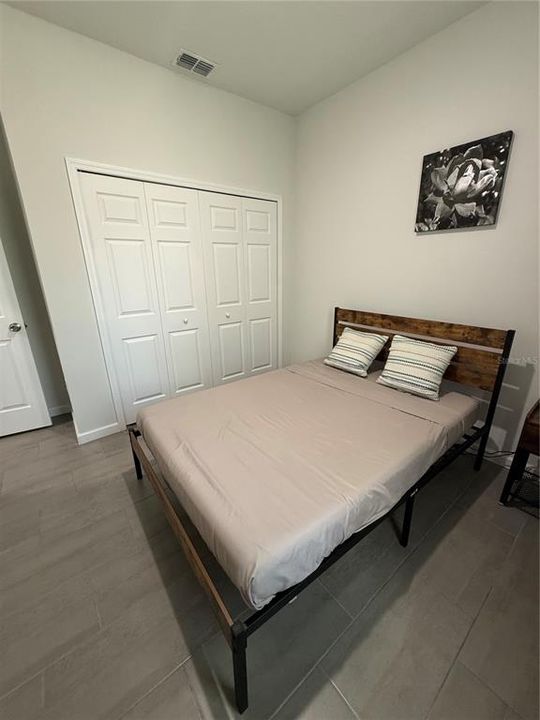 For Rent: $1,100 (1 beds, 1 baths, 360 Square Feet)