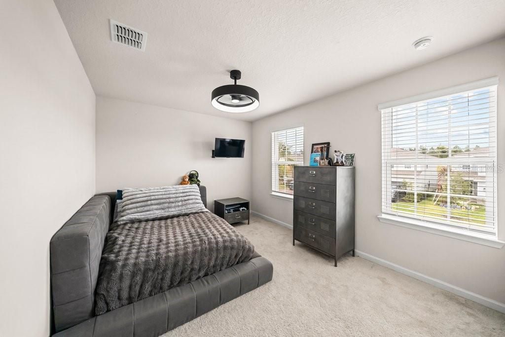 For Rent: $2,950 (4 beds, 2 baths, 2379 Square Feet)