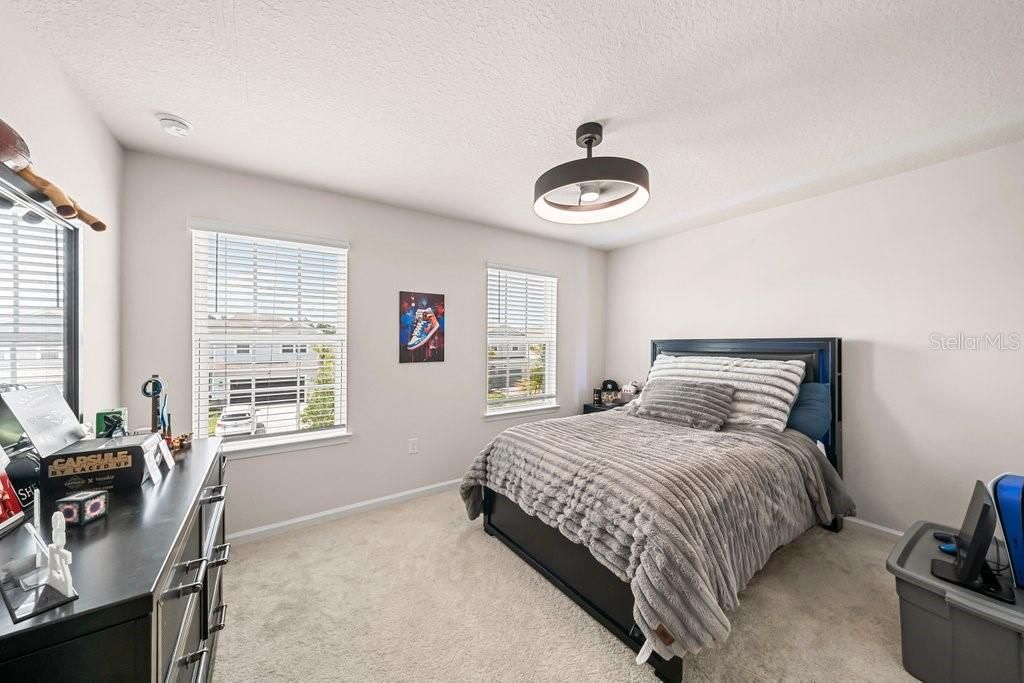 For Rent: $2,950 (4 beds, 2 baths, 2379 Square Feet)