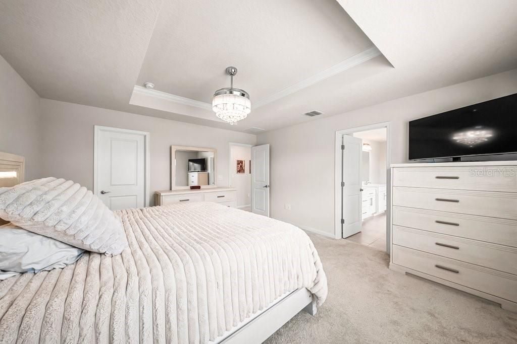 For Rent: $2,950 (4 beds, 2 baths, 2379 Square Feet)
