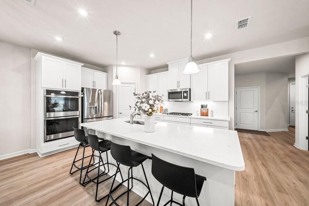 For Rent: $2,950 (4 beds, 2 baths, 2379 Square Feet)