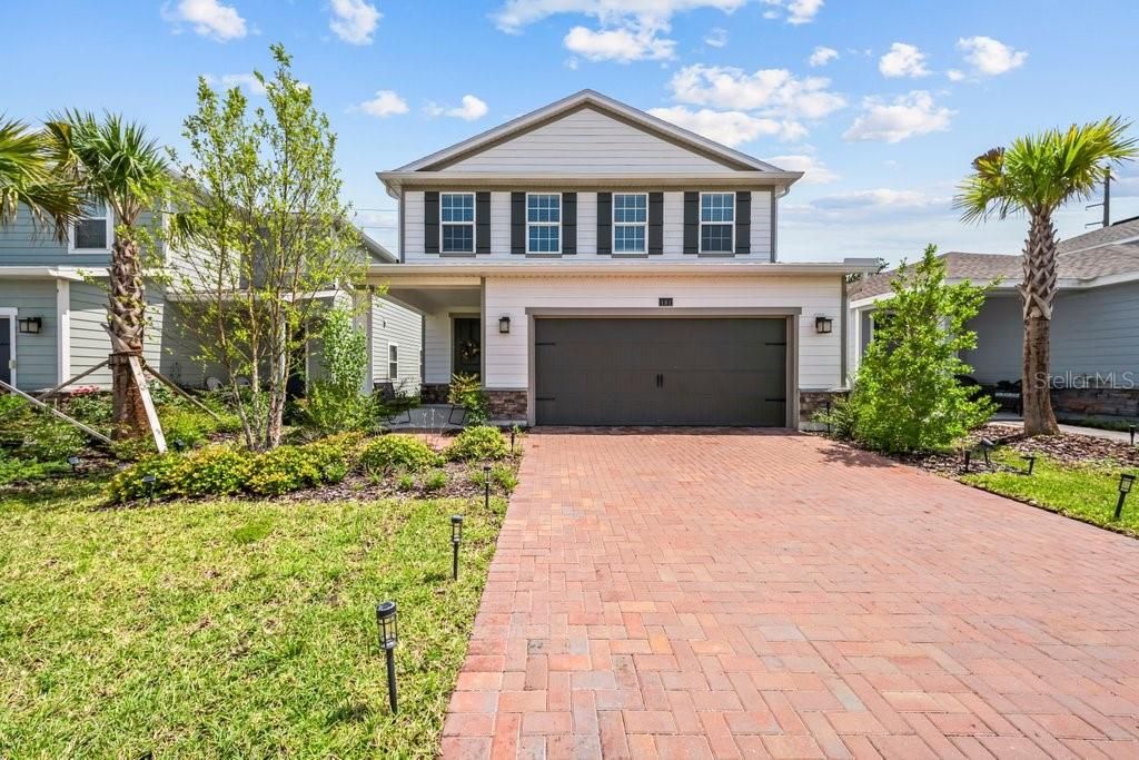 For Rent: $2,950 (4 beds, 2 baths, 2379 Square Feet)