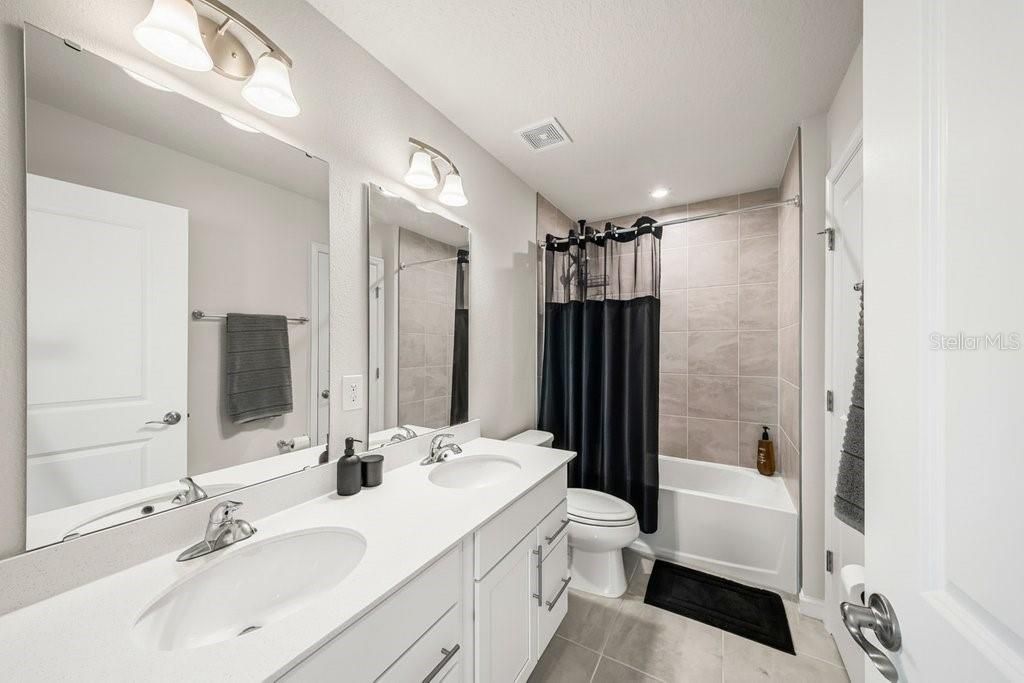 For Rent: $2,950 (4 beds, 2 baths, 2379 Square Feet)