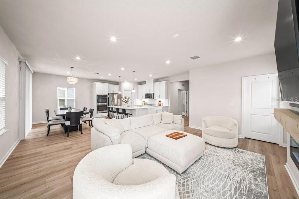 For Rent: $2,950 (4 beds, 2 baths, 2379 Square Feet)
