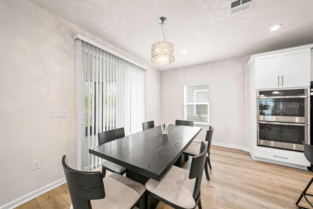 For Rent: $2,950 (4 beds, 2 baths, 2379 Square Feet)