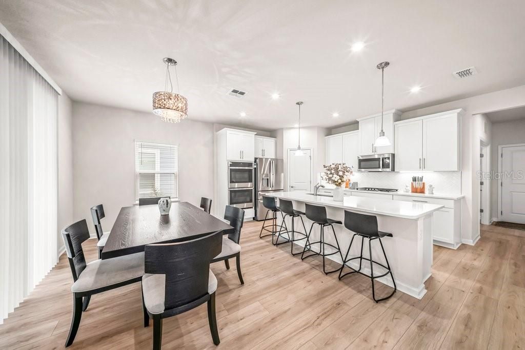 For Rent: $2,950 (4 beds, 2 baths, 2379 Square Feet)