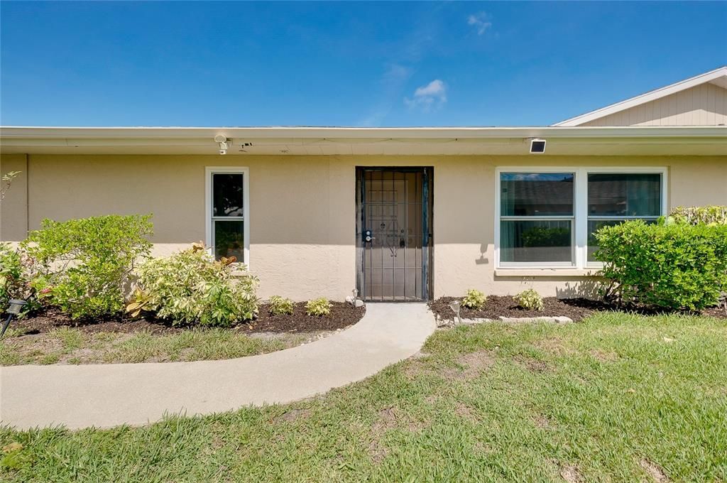 For Sale: $325,000 (3 beds, 2 baths, 1715 Square Feet)