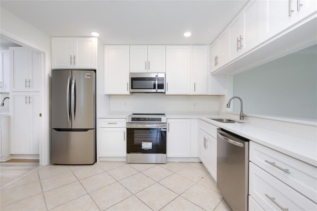 For Sale: $325,000 (3 beds, 2 baths, 1715 Square Feet)