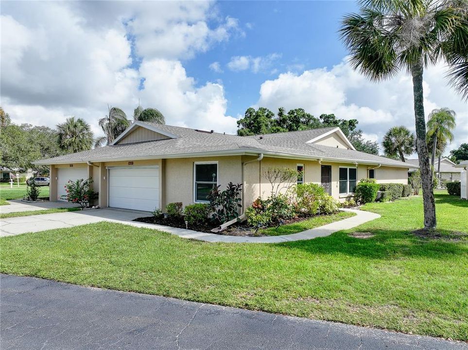 For Sale: $325,000 (3 beds, 2 baths, 1715 Square Feet)