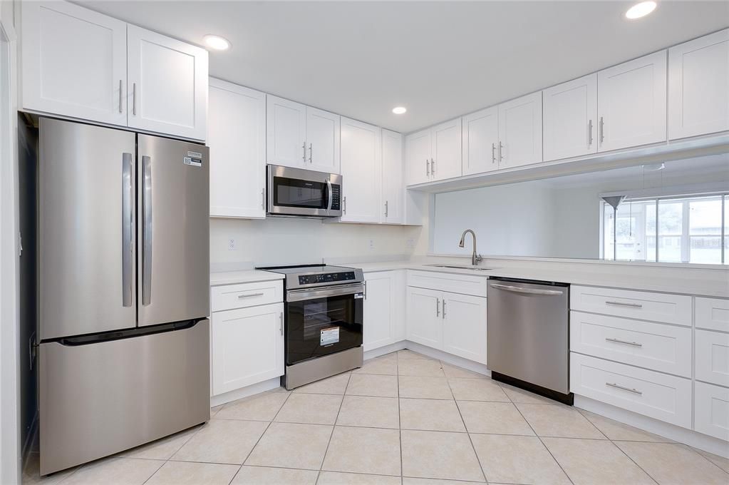 For Sale: $325,000 (3 beds, 2 baths, 1715 Square Feet)