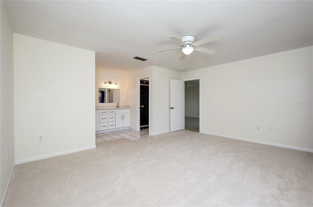 For Sale: $325,000 (3 beds, 2 baths, 1715 Square Feet)