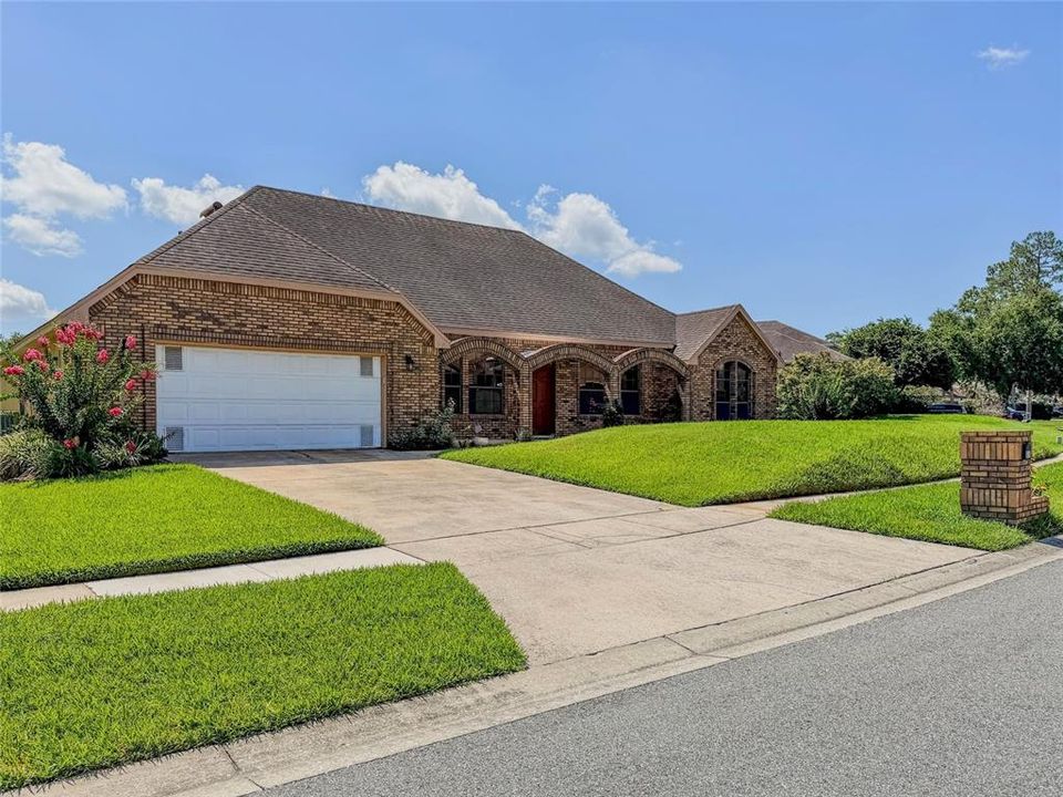 For Sale: $649,000 (4 beds, 2 baths, 2273 Square Feet)