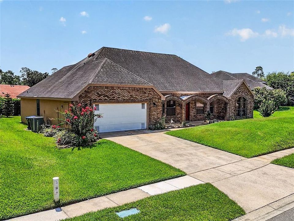 For Sale: $649,000 (4 beds, 2 baths, 2273 Square Feet)