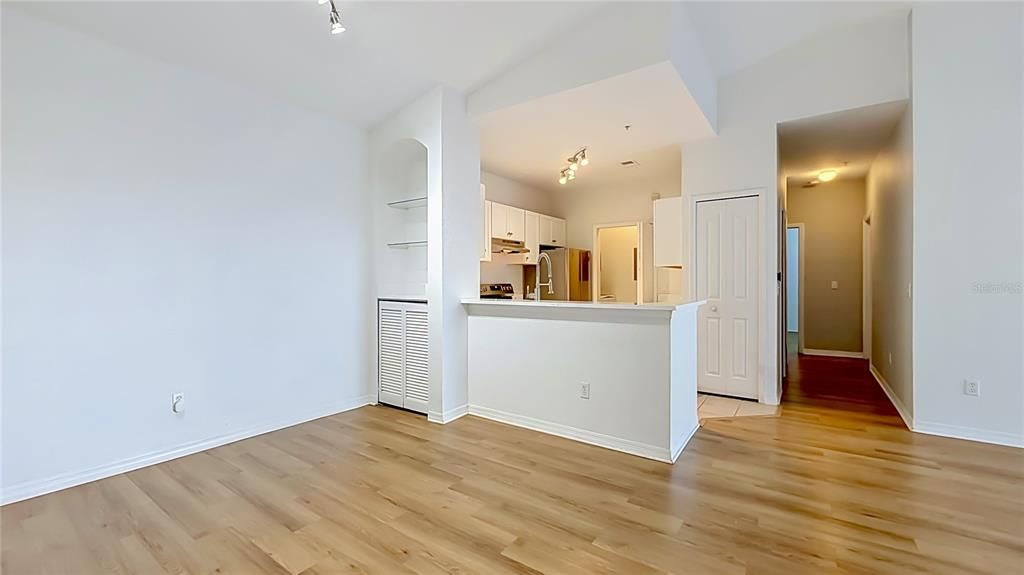 На продажу: $215,000 (3 спален, 2 ванн, 1205 Квадратных фут)